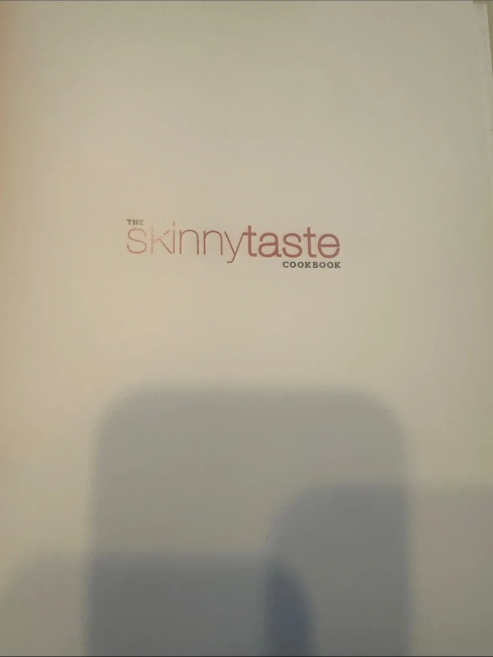 The skinny taste cookbook-in like new condition